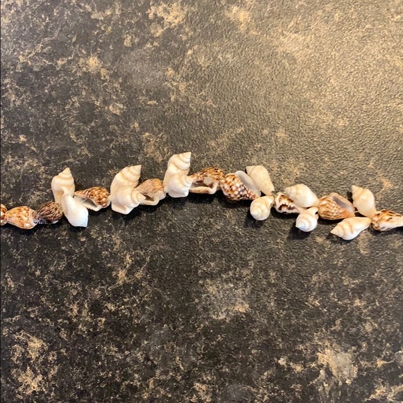 Shell necklace - Picture 2 of 5